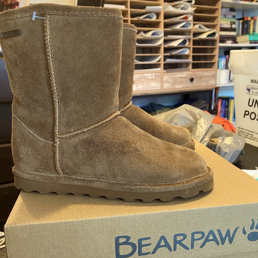 Girls Size 2 Bearpaw Boots